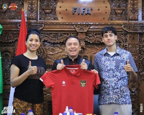 rafael struick keturunan indonesia dari siapa